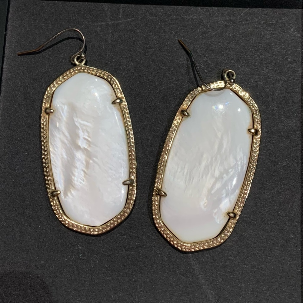 Kendra Scott Danielle Gold Statement Earrings in Mother of Pearl White